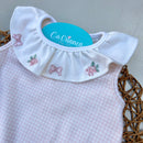 Romper Cavado com Gola Bordada