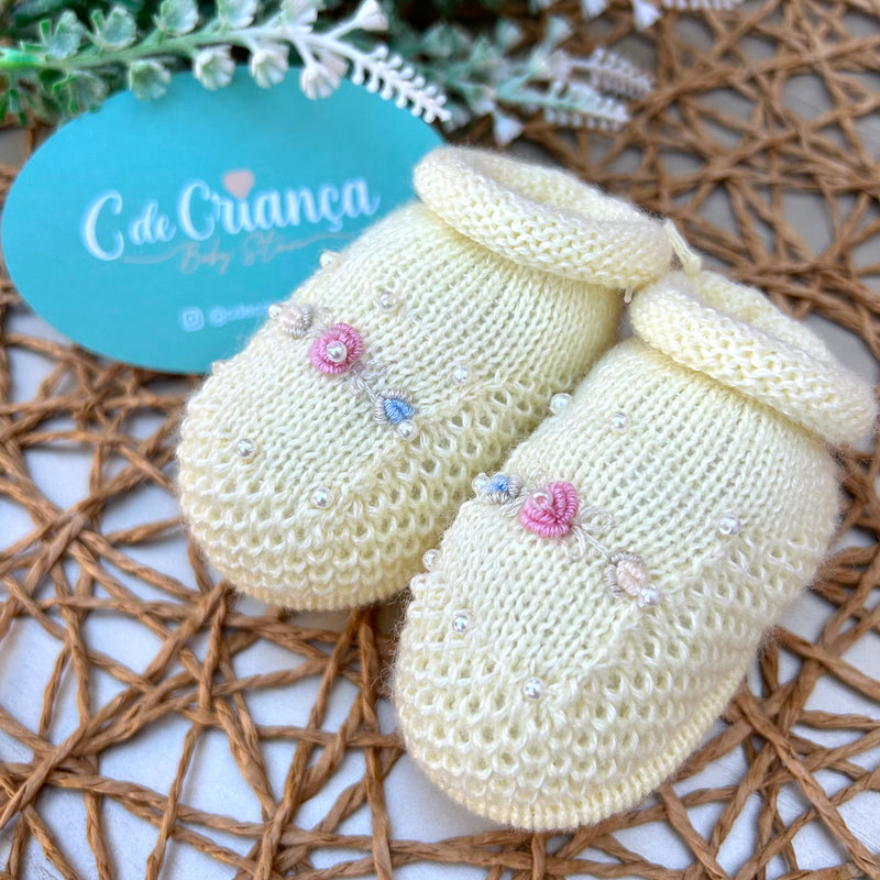 Sapatinho Amarelo com Rococó