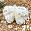 Sapatinho Off White Com Laço de Organza e Rococó rosa